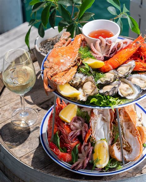 Seafood Restaurant .